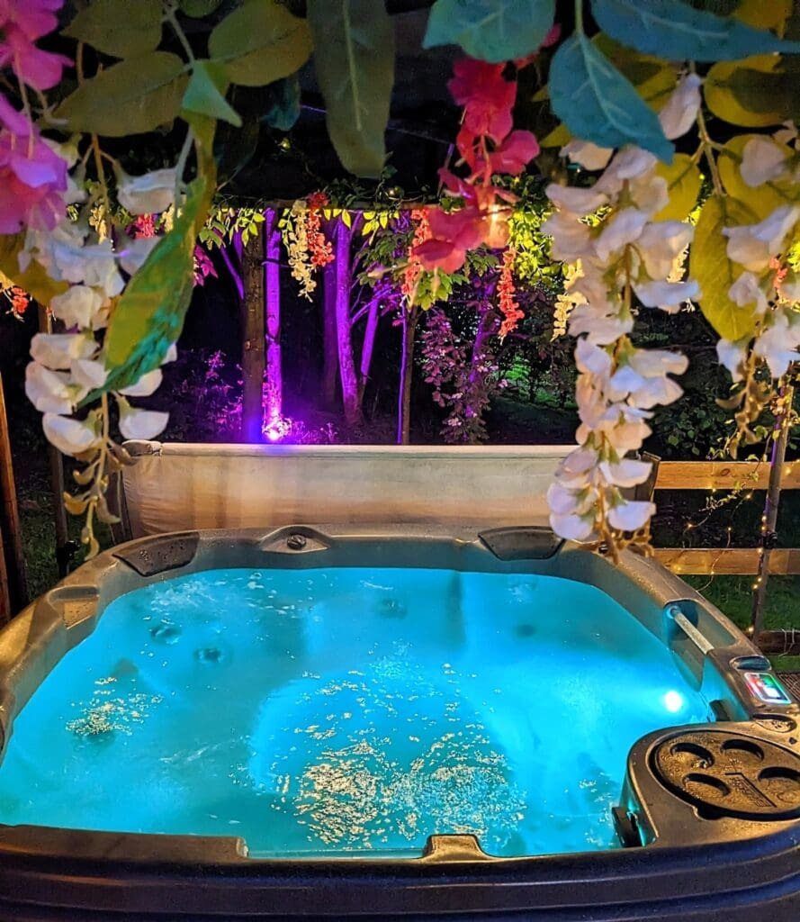 A festive Christmas hot tub break, set in magical woodland beside the quiet Chesterfield Canal.